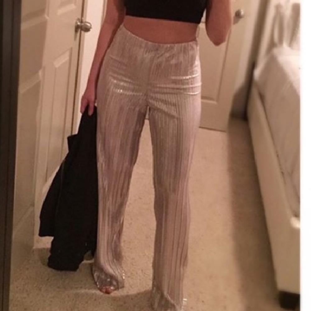 Pleated wide leg trousers